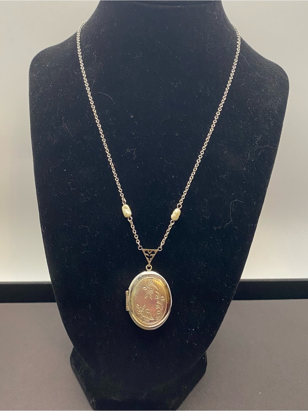 Vintage Avon Silver-Tone Floral Engraved Locket Necklace